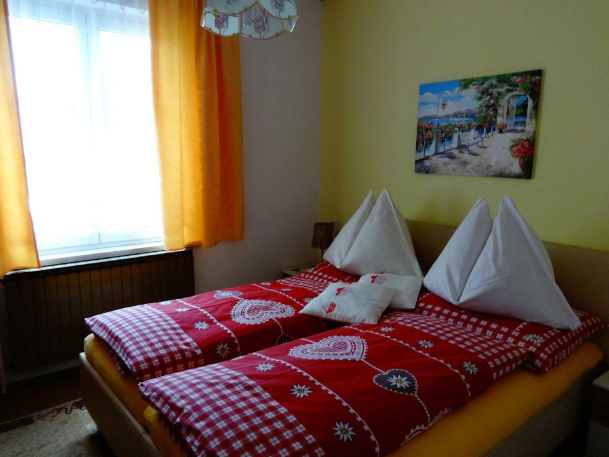 Fruehstueckspension Irmer Gaming Bagian luar foto